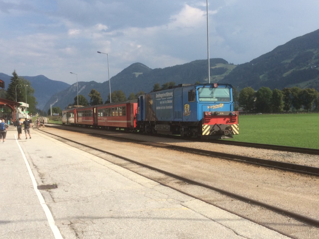 rudi bettman on Train Siding: Here you see the Gmeinder loc of the Zillertalbahn Austria. On these picturs as the power for the passenger coaches. The original
engin...