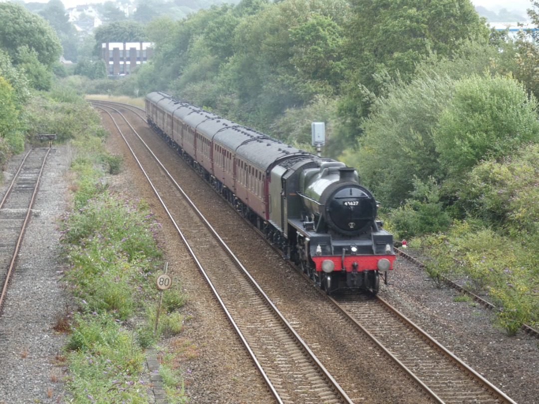 Jacobs Train Videos on Train Siding: Steam loco #45627 'Sierra Leone' is seen at Tavistock Junction today working the 'Royal Duchy' railtour
from Slough to Par