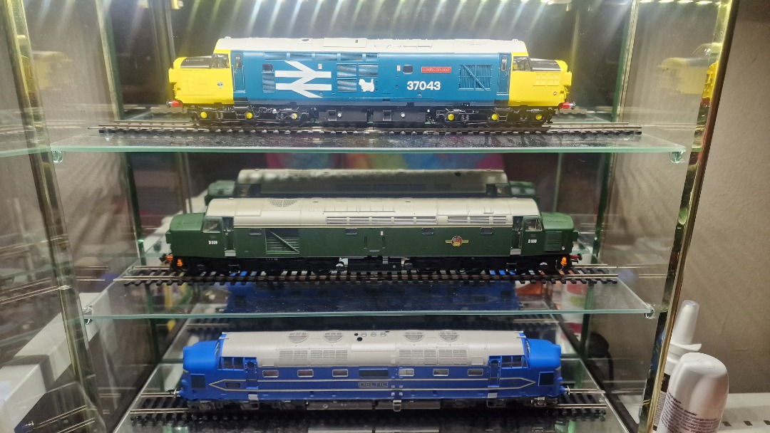 Sar James on Train Siding: A diesel Gala in the Cabinet from today, inclusive of the new Class 37 from Accurascale. The Class 40 and the Deltic are both
Bachmann. I do...