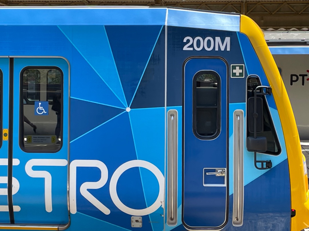 The Adventures Of United Alstom on Train Siding: X'Trapolis 200M (kind of a trailing) at Flinders Street, awaiting to depart towards Glen Waverley.