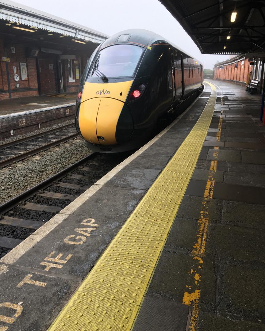 chris.j.bird on Train Siding: A selection of pics from my trep today. A circmular route from Kidderminster via, Worcester, Oxford, Leaving Spa , Birmingham Moor
Street...