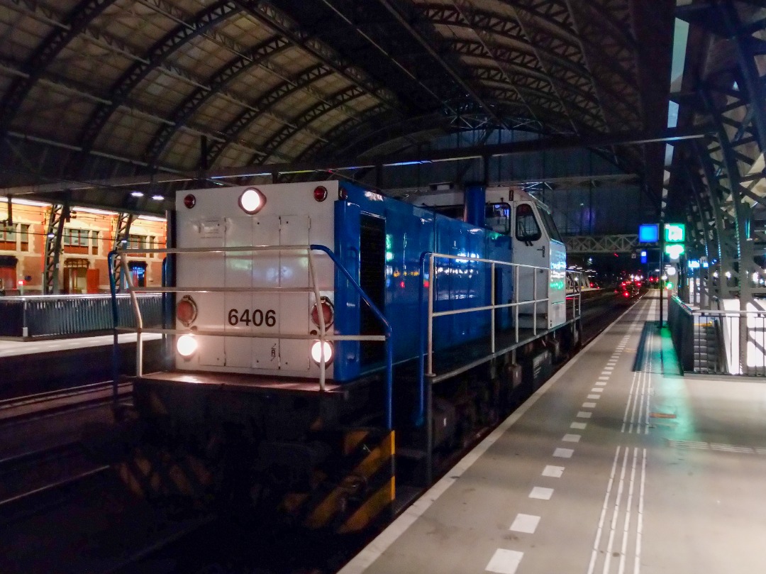 De GoederenMeester on Train Siding: Vandaag een stukje dieselen, losse lok naar Lage Zwaluwe om een paar wagens naar Moerdijk te brengen.