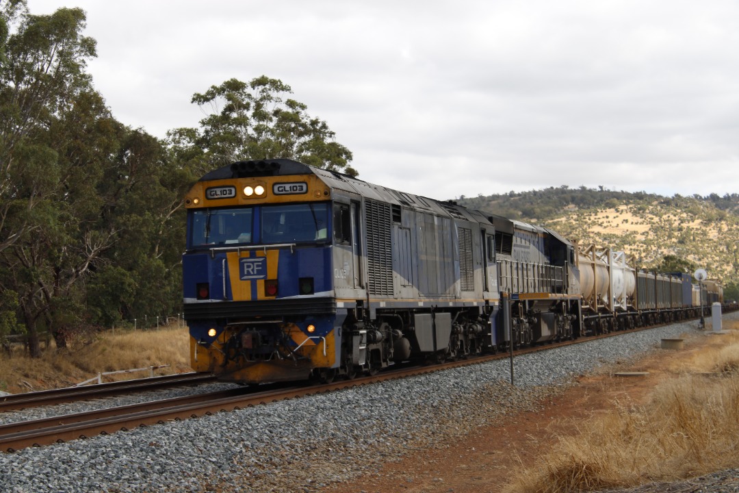 Gus Risbey on Train Siding: 9 hour's late! Railfirst AM's Nickel and Acid return service 4351 is seen at Camargue rd crossing with GL103 & VL358
being used for the...