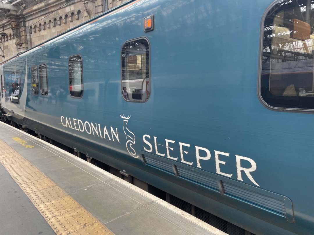 Andrea Worringer on Train Siding: Just spent the night on the Caledonian sleeper going from London Euston to Glasgow central, with class 92043 at the helm