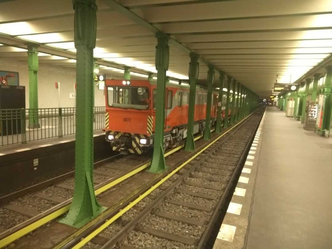 Niels on Train Siding: Cabriolet railcars at Berlin U-Bahn used for tours. Those mostly depart from station Alexanderplatz, though this appears to be another
station...