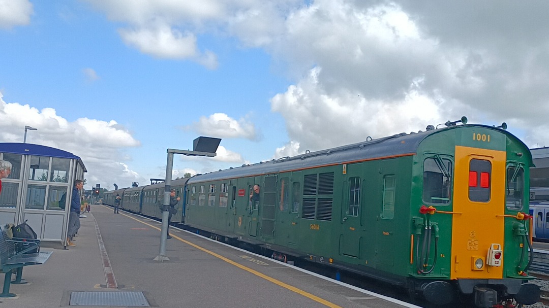 pigandbob on Train Siding: Hastings DEMU Thumper 1001 at Oxford working 'The Worcester Sauce DEMU' 1Z65 Hastings - Worcester Shrub Hill