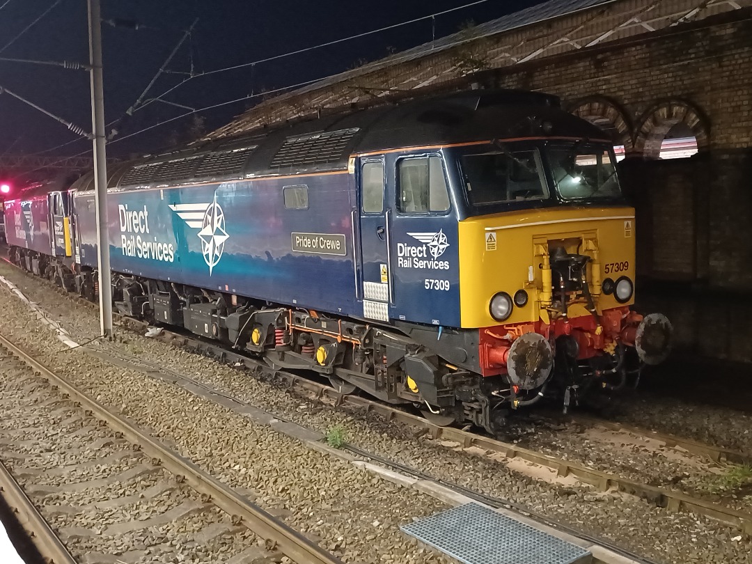 Trainnut on Train Siding: #photo #train #diesel #station 21st April 57308 & 57309 at Crewe on the headshunt. 60028 at Crewe 22nd April and 3 Rail Charter
stay cation...
