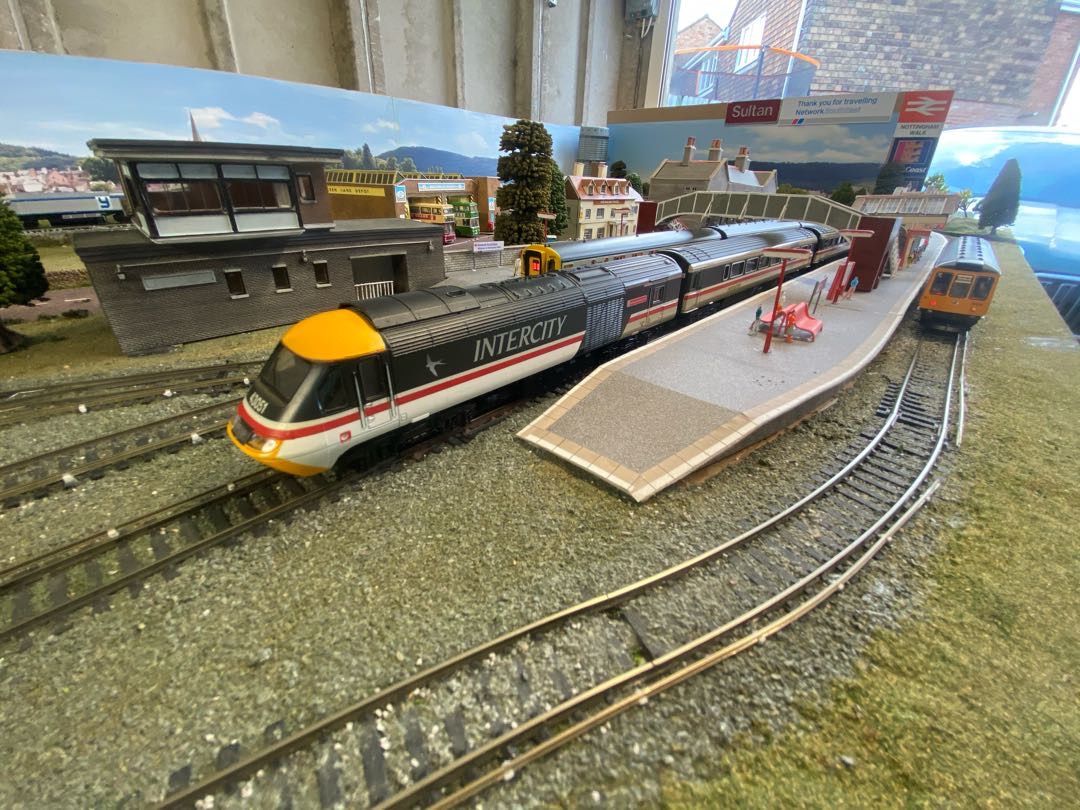 Karl Reid aka TrainPorn on Train Siding: Here are some shots of my Model Railway. A 1980's/early 90's NSE era layout on a fictional line in Kent, with
a few foreign...