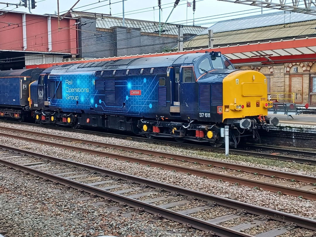 Trainnut on Train Siding: #trainspotting #train #diesel #steam #electric #depot #station Latest movements and photos from Crewe and Leeds