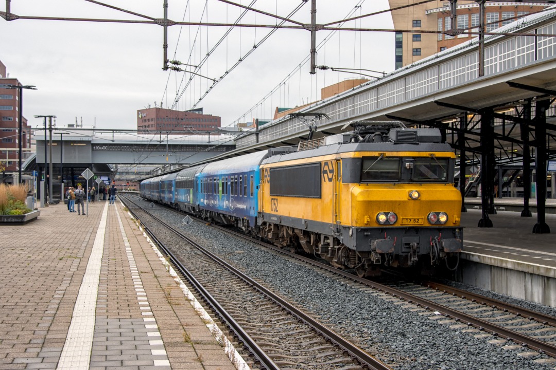 Treinposities.nl on Train Siding: NS 1752 with Connecting Europe Express leaving Amersfoort Central Station for Amsterdam, it's destination for today. This
part of the...