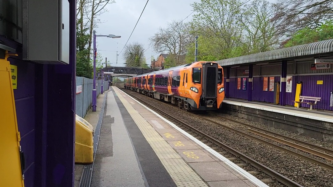 westmidlandstransport on Train Siding: Saturday 13th April saw me film at 3 stations to bash 323s and the next day saw me take a trip to Barnt Green to see a
few more,...