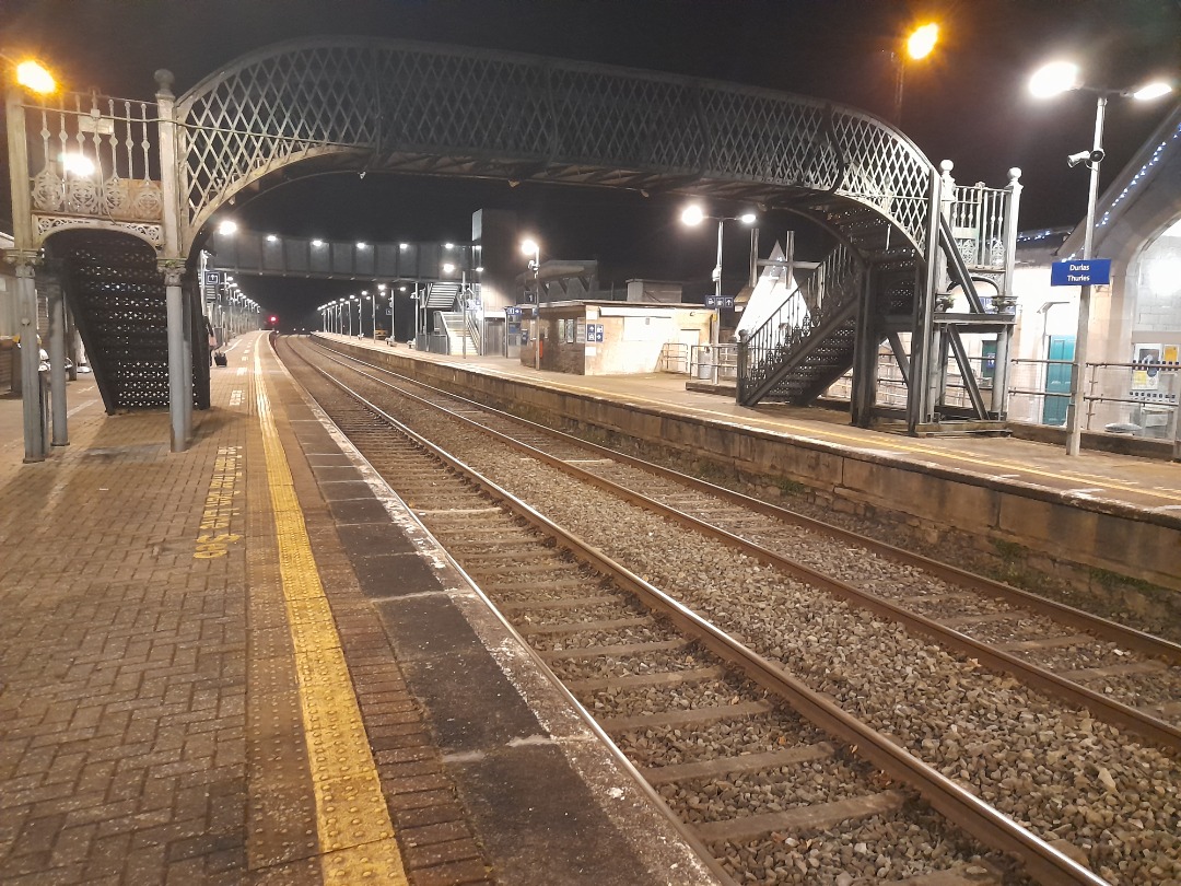 Jack Duibhír on Train Siding: The old footbridge at Thurles, now disused, from the down platform (No.2). The new footbridge with lifts visible further
down in the...