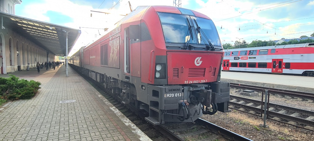 TheTrainSpottingTrucker on Train Siding: The slow train to Klaipėda, hauled by an ER20 "Hercules". Second photo is a mix of the type of traction in
Lithuania. A...