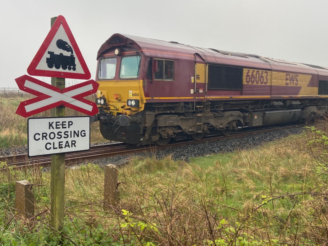 Diesel Shunter on Train Siding: 66063 on the final approach to Sunderland Ward Brothers on the Londonderry sidings with a long rake of MBAs containing scrap
metal, all...
