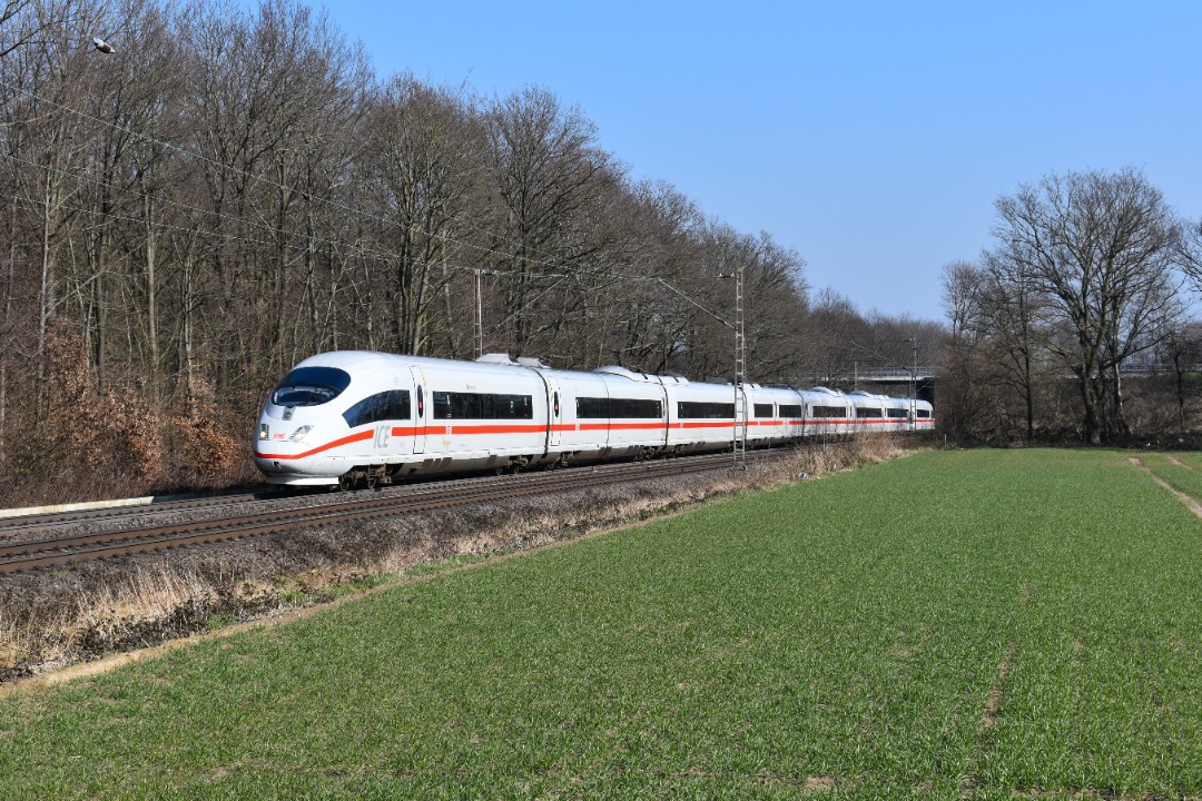 NL Rail on Train Siding: DB ICE stel 4603 komt langs Dülken gereden als ICE 156 naar Amsterdam Centraal. Deze trein werd omgeleid door geplande
werkzaamheden tussen...