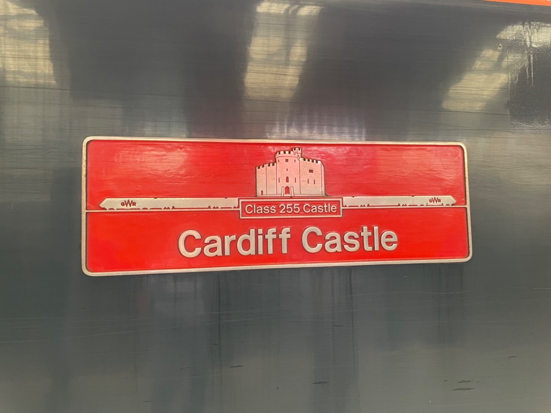 Andrea Worringer on Train Siding: A couple of GWR Castle sets I took during my holiday to Penzance featuring "Cardiff Castle" and "Okehampton
Castle" from Truro to...