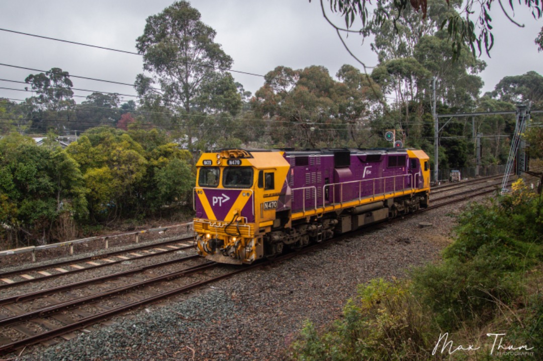 Max Thum on Train Siding: N470 trundling through Blackburn, Victoria, taking a stroll to Ringwood to recover a wooden trainset.