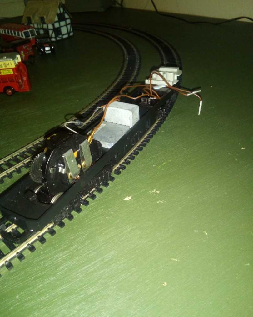 TrainsRus on Train Siding: anyone know howbtofix an intercity 125, i have cleaned the engine but it keeps cutting out (the loee wires are for lights, which i
dont have)