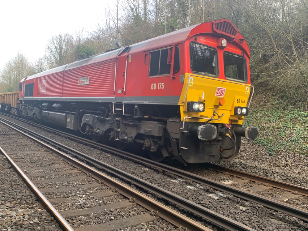 Mista Matthews on Train Siding: DB Class 66 66175 “Rail Riders Express”?? leaves possession at Winchester with head code 6N02 on route to
Eastleigh.