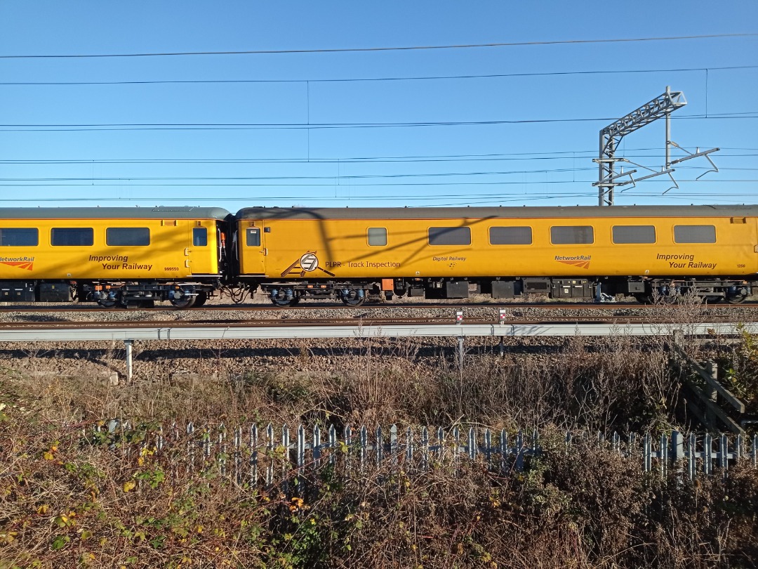 Daniel on Train Siding: 73962 leads a network rail test train with 73965 trailing past Harrowden Jn (between Kettering and Wellingborough Station on the
Midland...