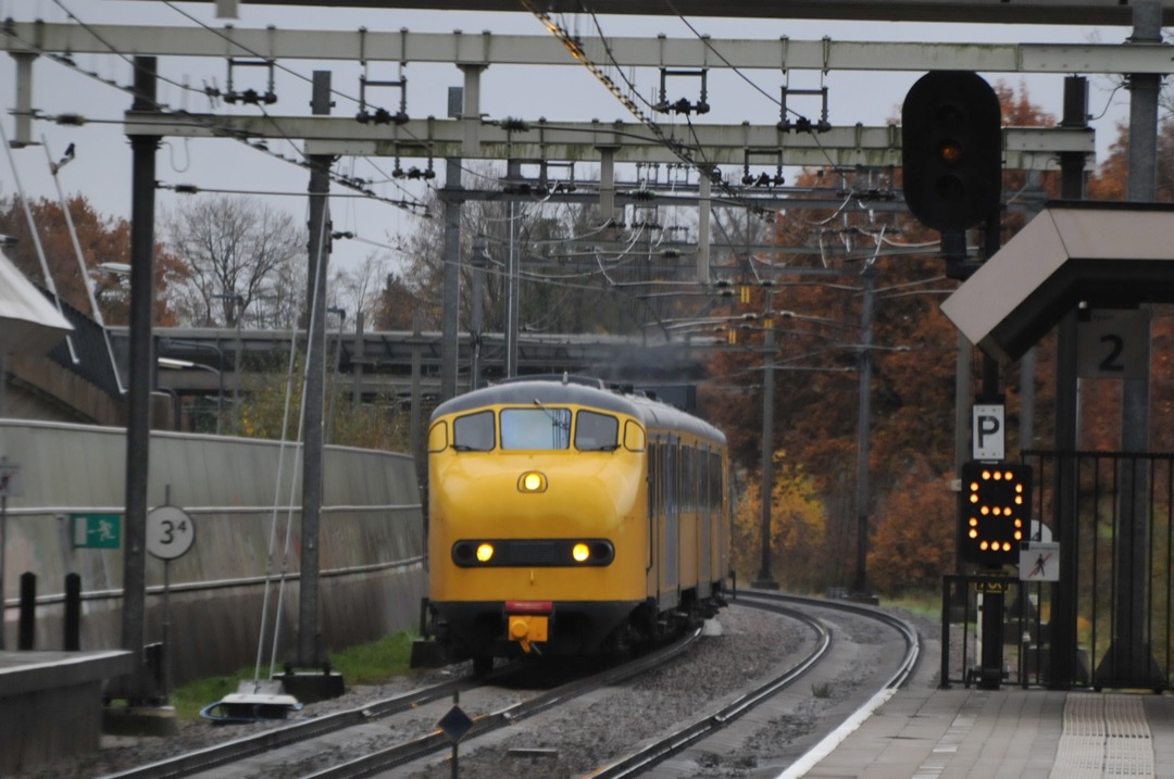 TrainspotterAlkmaar on Train Siding: Plan u 151 van Stichting Crew 2454 tijdens roestrijden op hsl zuid. 28 november 2021. Ik wachtte de plan u op bij
Prinsenbeek.