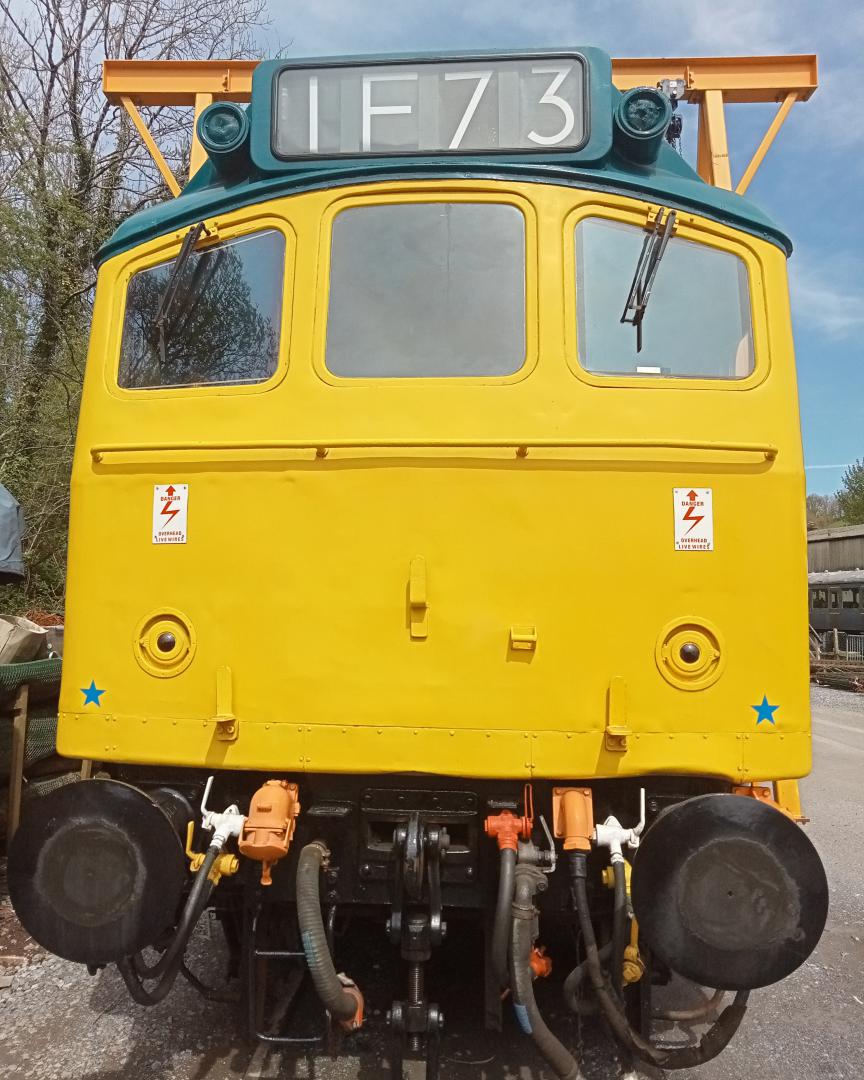 Larnswick UK on Train Siding: Some enthusiasts have said that D7535 is “the best diesel loco in preservation”. It looked fantastic on the South
Devon Railway today.