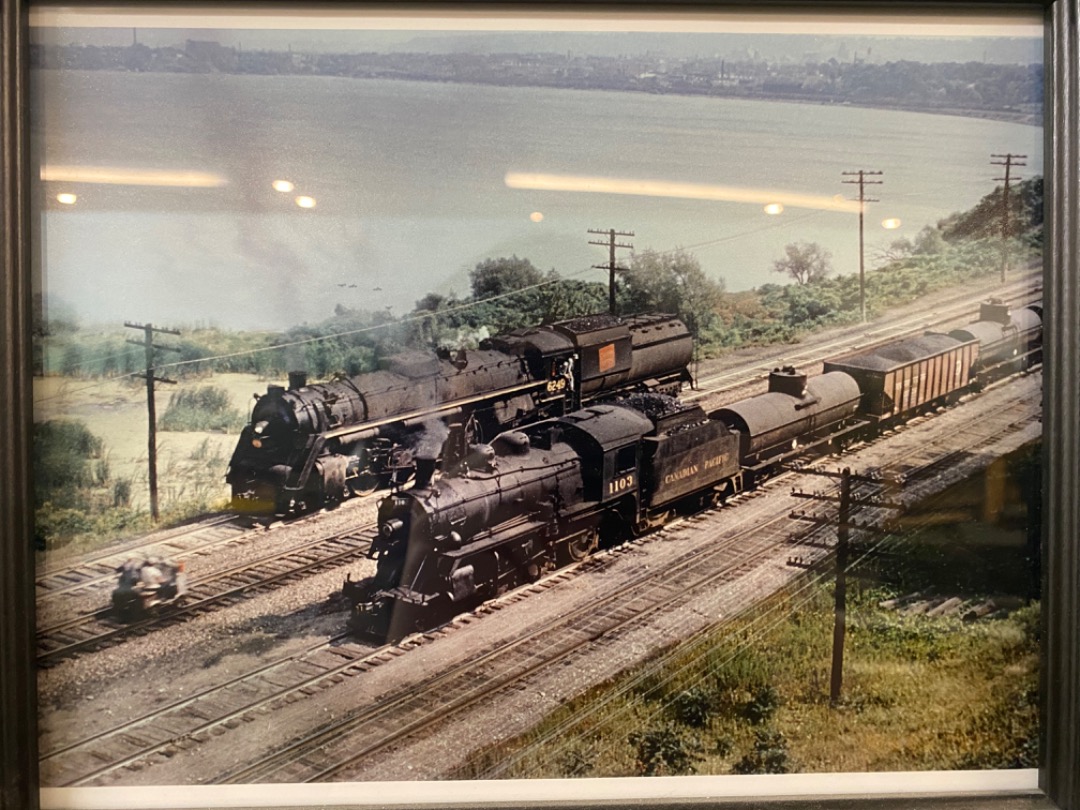 Canadian Modeler on Train Siding: A picture at my club that shows CN U2h 6249, CP D10 1103 and a small speedster on the left