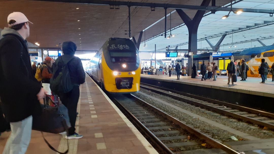TurinDutchTrainspotter on Train Siding: NL: Gisteren ben ik met @DutchTrainspotter na school naar Miniworld Rotterdam gegaan. We kwamen er iets eerder achter
dat NS...