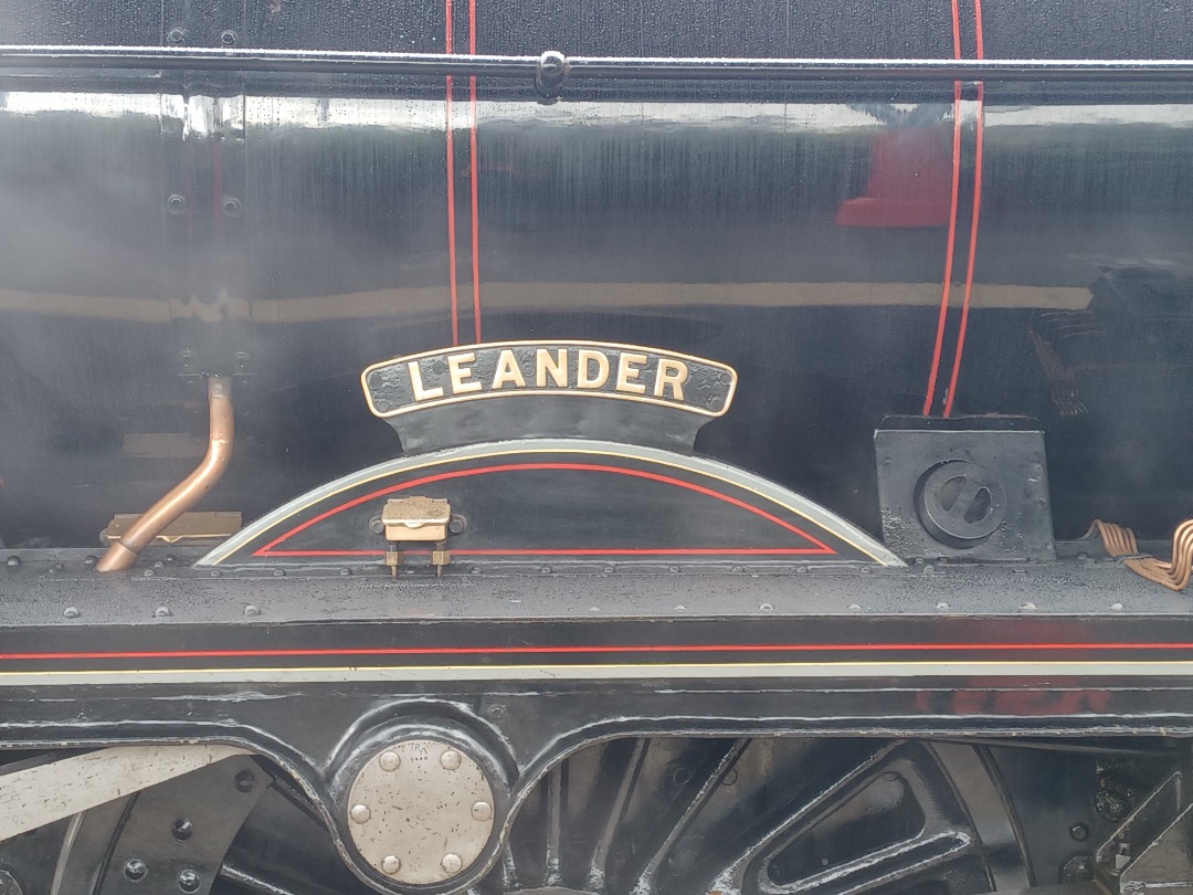 Trainnut on Train Siding: #photo #train #steam #diesel #hst #station Network Test train, Midland Pullman, 35018, 60055, 47830, 47804, 37706 and 45690 Leander at
Crewe .