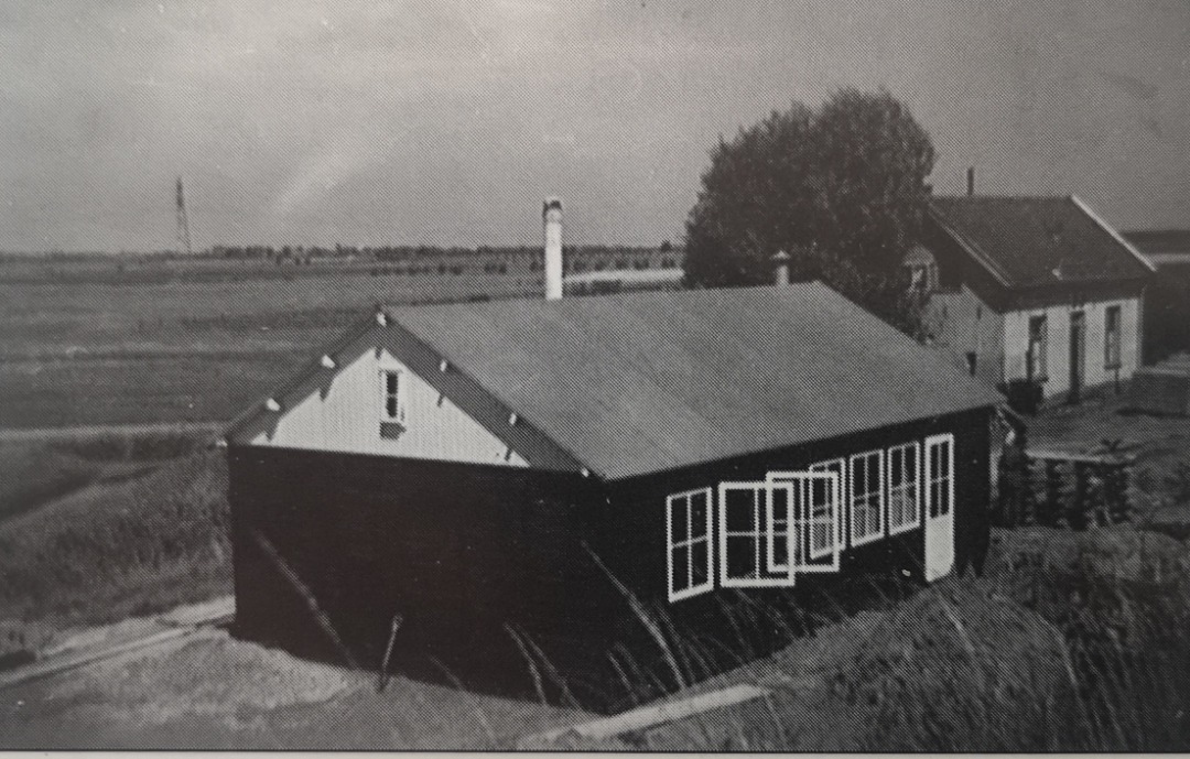 De Projecten on Train Siding: The last item is the temporary home of the railwayman living in the demolished house nr 30. It was an easy one, took me two hours
to...