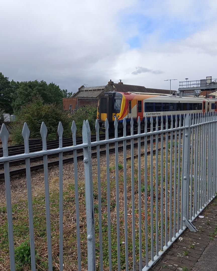 Class444enthusiast on Train Siding: See you in the 3rd of August , everything is scheduled for one new thing a day until then , comment here anything you'd
like to see...