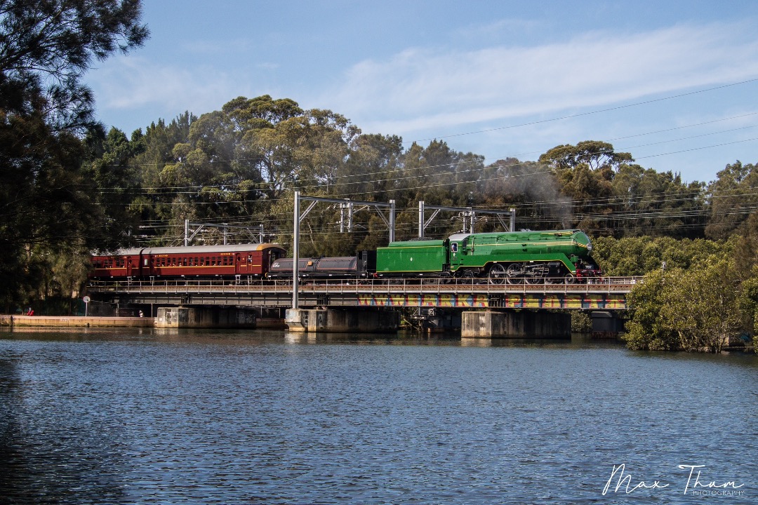 Max Thum on Train Siding: NSWGR C3801 powers onwards to Hurstsville after departing on its fifth and final shuttle of the day, passing over the Cooks River.