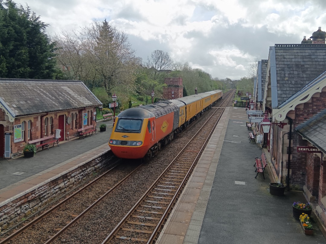 Whistlestopper on Train Siding: Colas Rail class 43/2s No. #43272 and #43277 'Safety Task Force' passing Appleby this morning working 1Z78 0905
Mossend Down Yard to...
