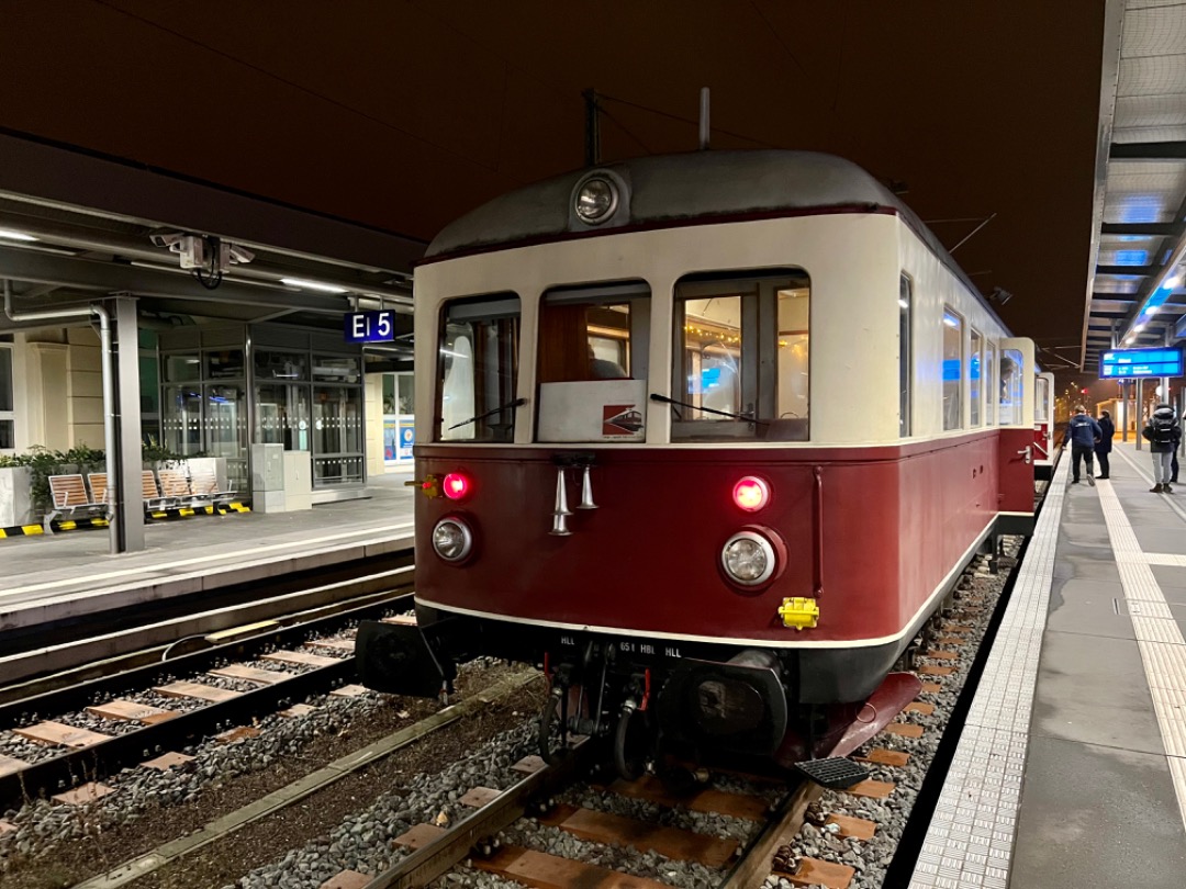 Frank Kleine on Train Siding: Today's extra tour: with an Esslinger DMU to Blankenburg(Harz), and from there with a class 95 on the Rübelandbahn to
Rübeland. Going...