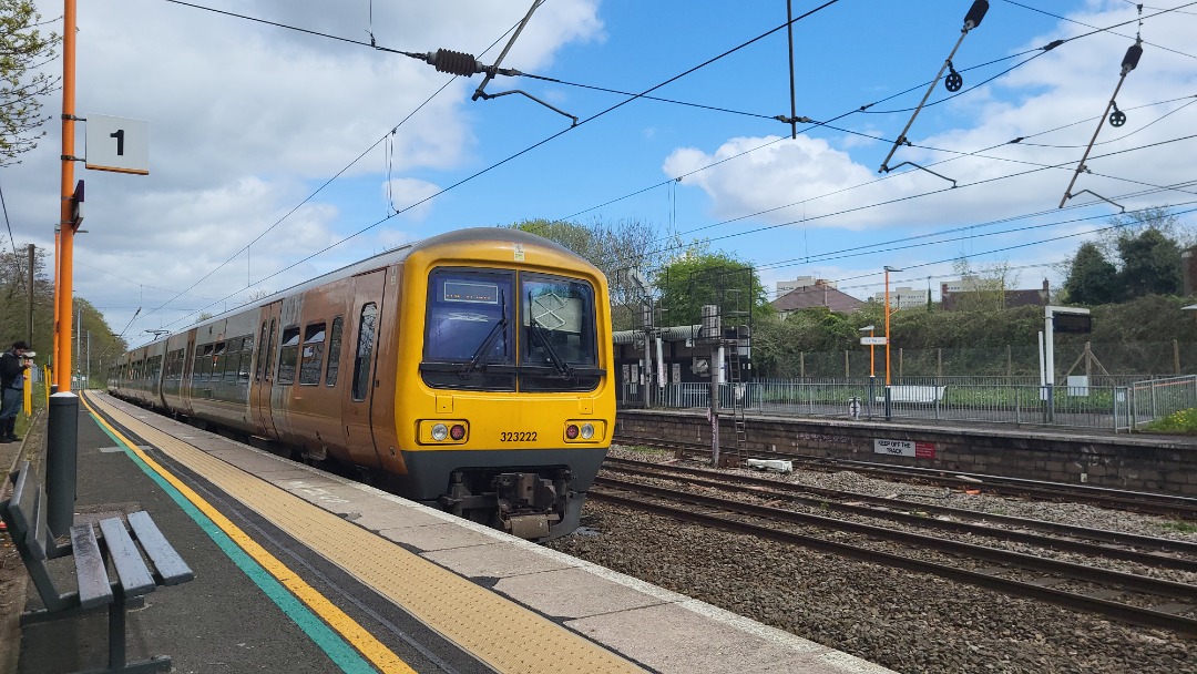 westmidlandstransport on Train Siding: Saturday 13th April saw me film at 3 stations to bash 323s and the next day saw me take a trip to Barnt Green to see a
few more,...