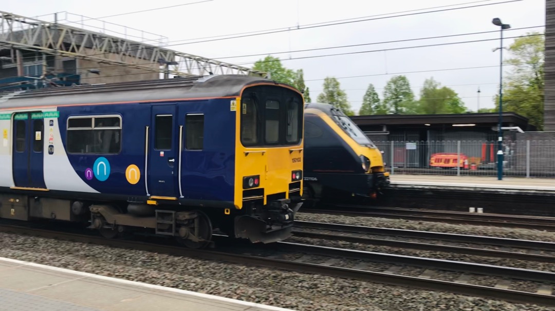 George on Train Siding: Nice session at Stafford this morning featuring 70817, Northern unit 150103 heading back from Wolverton and the usual 220's,
221's and 350's...