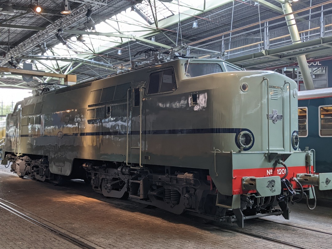 Erik Hendrix on Train Siding: The NS 1200 series was an electric locomotive of American design by Baldwin/Westinghouse. The locomotive was taken into production
by...