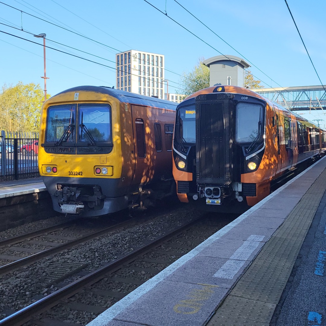 westmidlandstransport on Train Siding: Out with the old, and in with the new as the 730s have started on the Cross City Line! Really enjoyed my morning on
these! RIP...