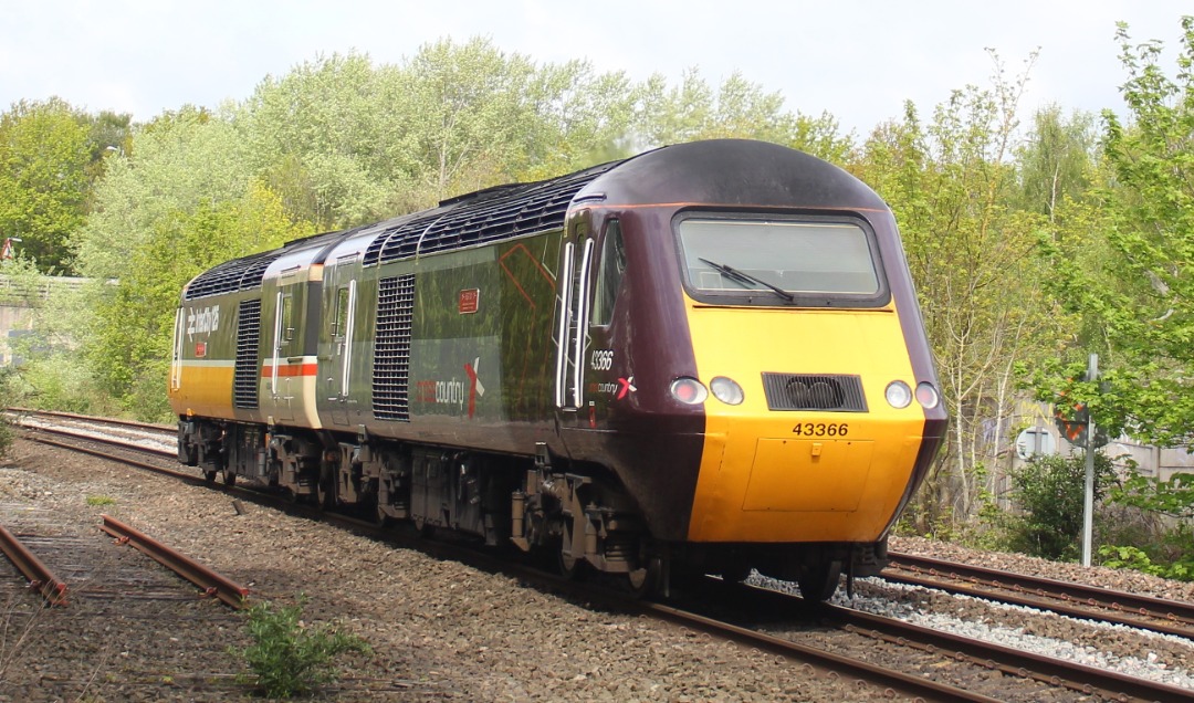 Jamie Armstrong on Train Siding: 43384 repainted to celebrate 40 years of HST on intercity cross-country work and renumbered 43184 with 43366 on the rear
working 5Z43...