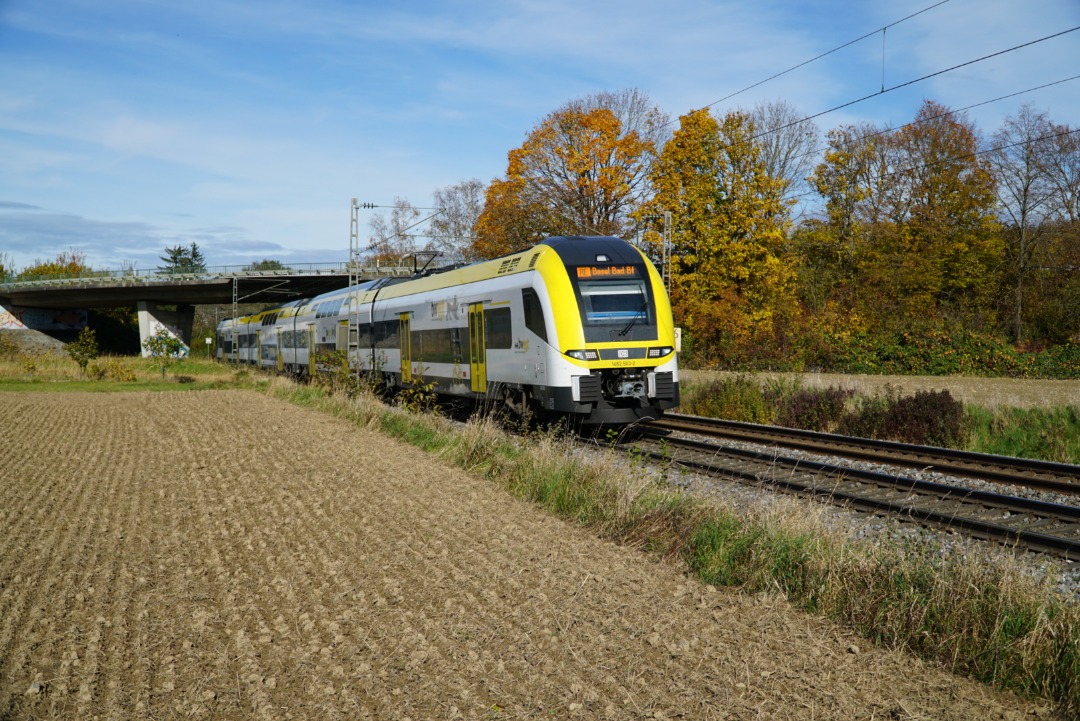 Trainspottingbwegt on Train Siding: Seit mittlerweile über einem Jahr fahren die Desiro HC von Siemens Mobility auf der Rheintalbahn zwischen Karlsruhe -
Offenburg -...