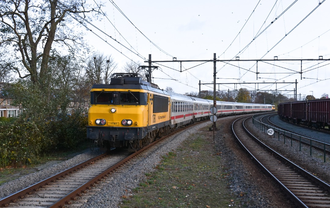 NL Rail on Train Siding: Op zondag 19 november 2023 was er de afscheidsrit van de NS 1700 locs. Er werd een flinke ronde door Nederland gereden. Vooraf had ik
een...