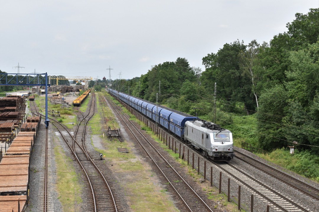 Mattias Zijlstra on Train Siding: Captrain 37029 komt met een kolentrein door Duisburg-Entenfang, onderweg richting Ratingen en mogelijk Frankrijk.
