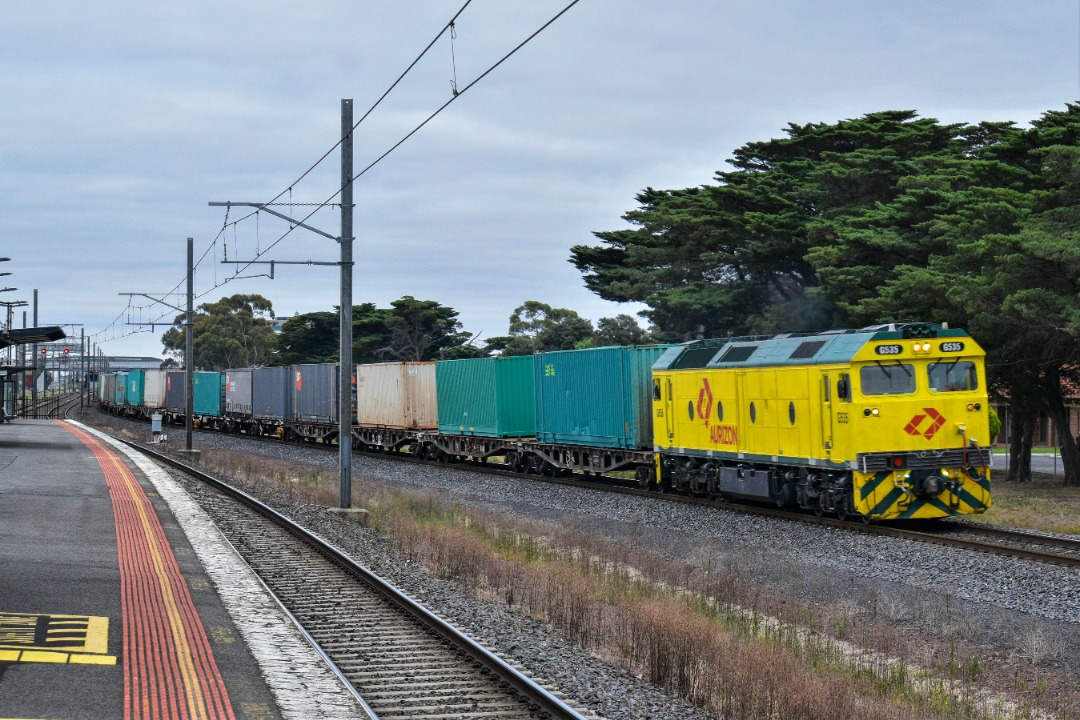 Shawn Stutsel on Train Siding: Aurizon's G535 rolls past Aircraft Station, Melbourne with Container shuttle service, 7950v from Geelong to Appleton
Docks...