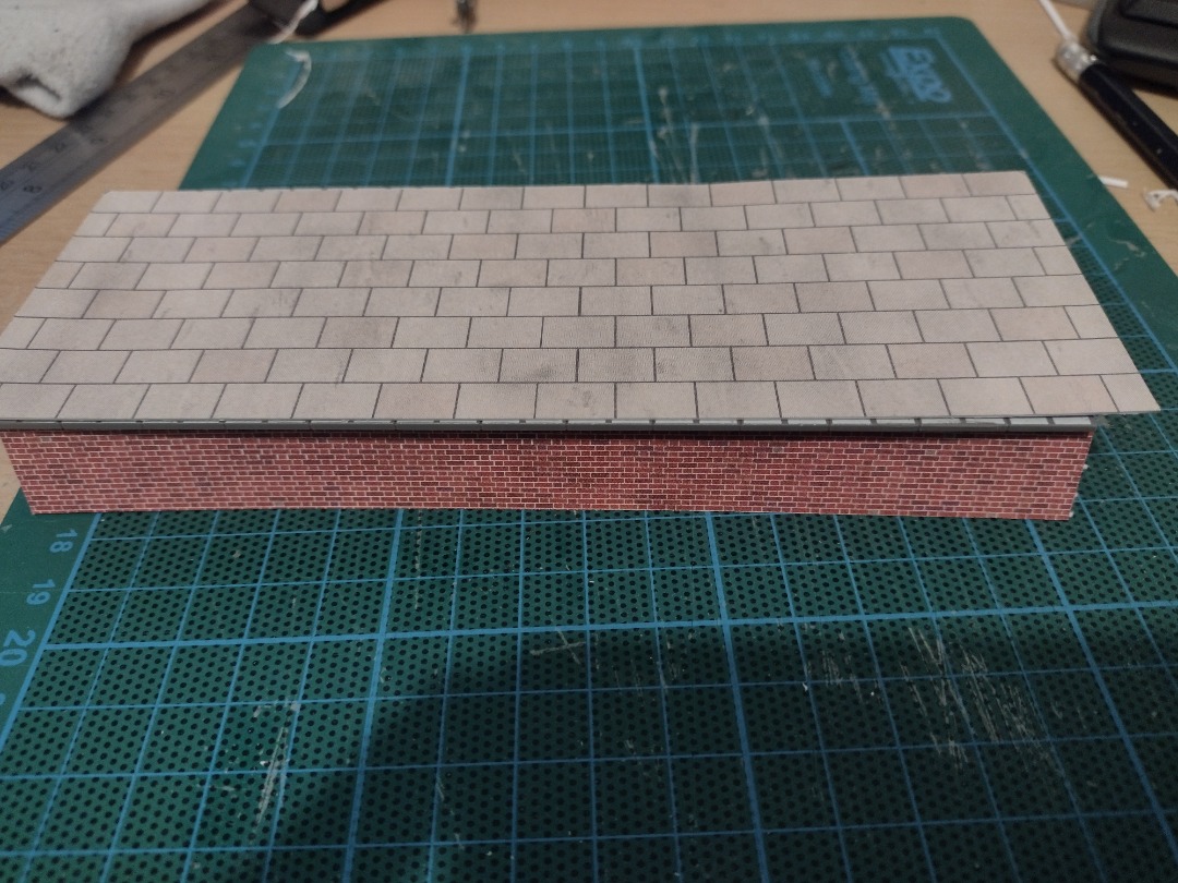 Tiddlyharn East Model Railway on Train Siding: Whilst I wait to get back to track laying and testing I've been turning my drab Hornby platforms into
something better...