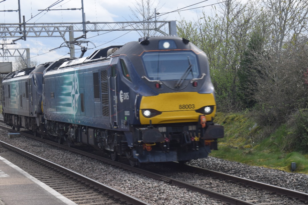 Hardley Distant on Train Siding: CURRENT: 88003 'Genesis' and 88005 'Minerva' pass through Acton Bridge Station today working the 0Z03 12:45
Crewe Gresty Bridge to...