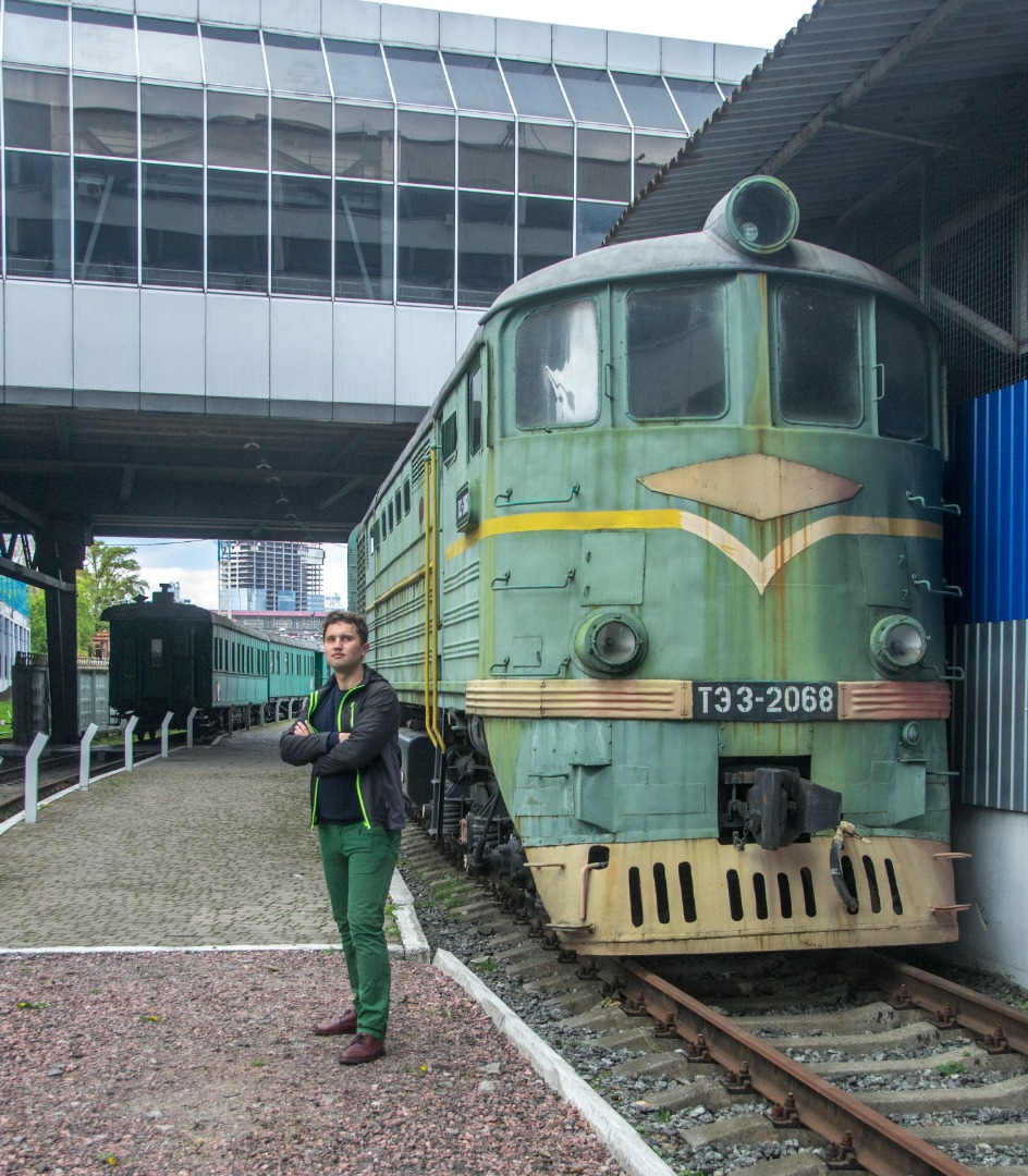 Yurko Slyusar on Train Siding: Я стою в залізничному музеї біля тепловоза ТЕ3, який вироблявся...