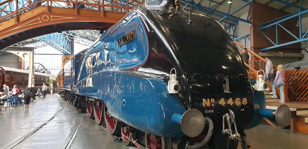 Sar James on Train Siding: Post of one of if not my favourite loco. Gresleys A4, Mallard. See at the NRM YORK last year where I also picked up my very own
Mallard!