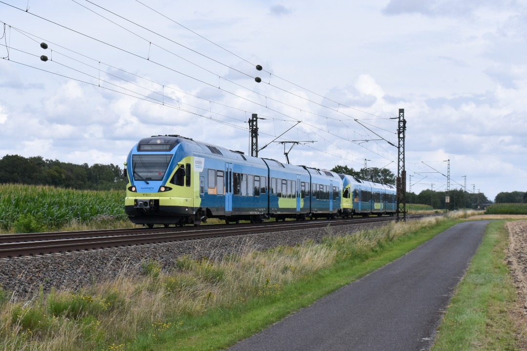 NL Rail on Train Siding: Eurobahn Flirts ET 8.07 en ET 8.02 rijden langs Westbevern als RB 66 uit Osnabrück Hbf naar Münster Hbf.