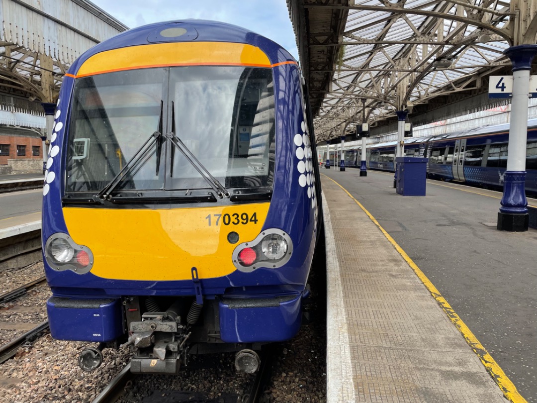 Liam Inkson on Train Siding: So it’s a change of plans today, due to the later start to services today this driver is heading to Dundee on the 11:45
service instead...