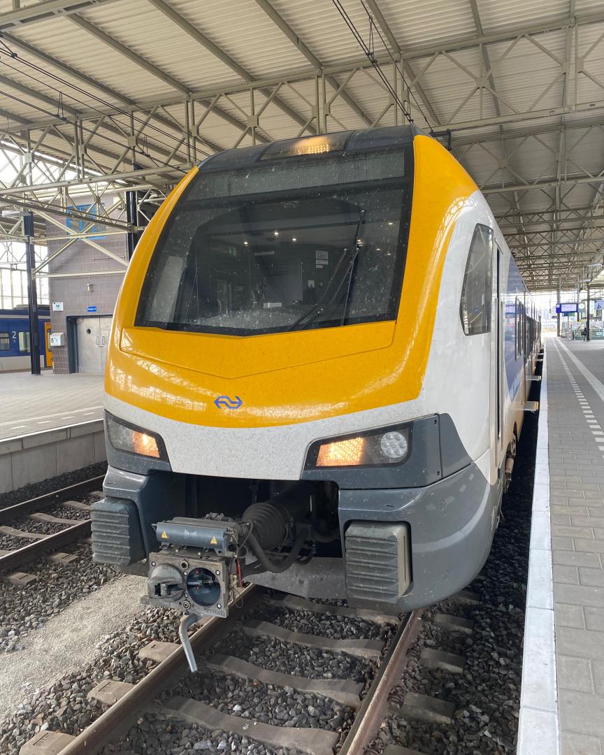 Michel Lintermans on Train Siding: Het werd ontworpen en gebouwd door de Spaanse treinbouwer Construcciones Auxiliar de Ferrocarriles (CAF), gebruikmakende van
het...